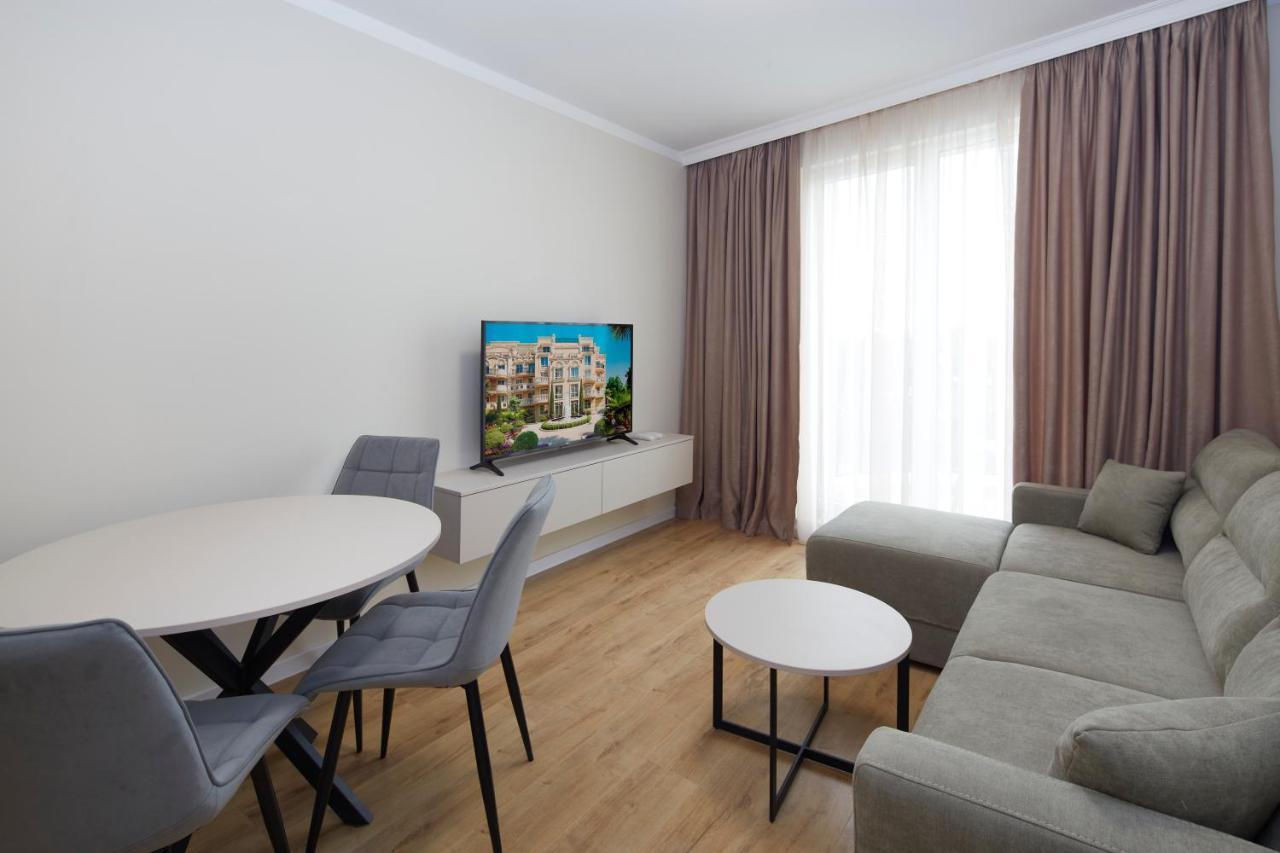 Bellicity Apart Complex Равда Стая снимка